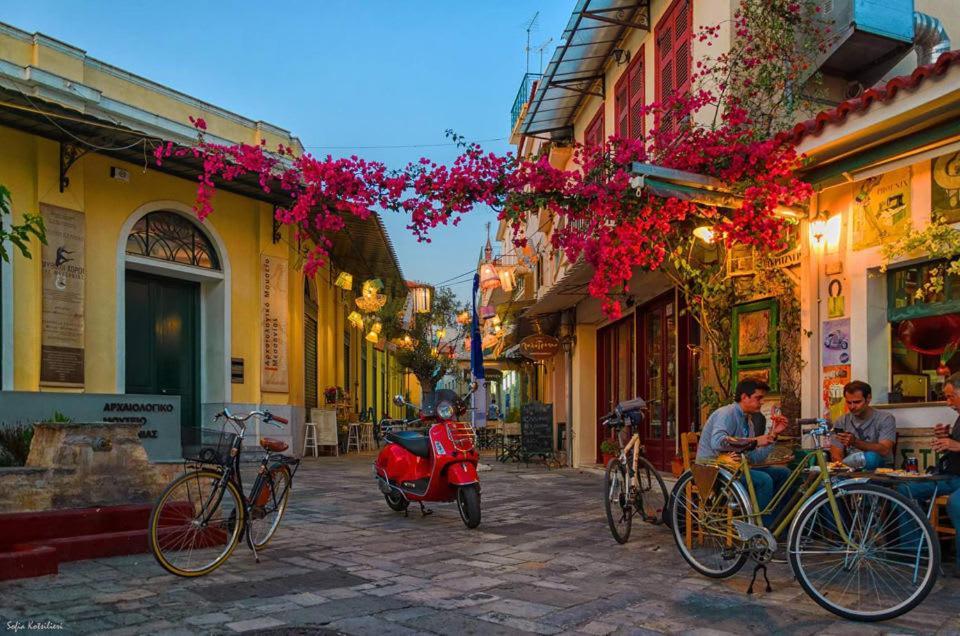 Cozy Flat On The Main Square, 10Min To The Sea Villa Kalamata Exterior photo