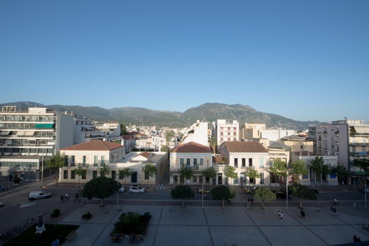 Cozy Flat On The Main Square, 10Min To The Sea Villa Kalamata Exterior photo