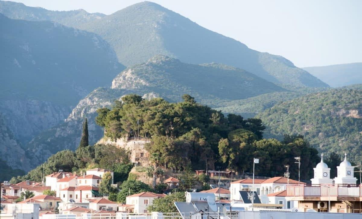 Cozy Flat On The Main Square, 10Min To The Sea Villa Kalamata Exterior photo