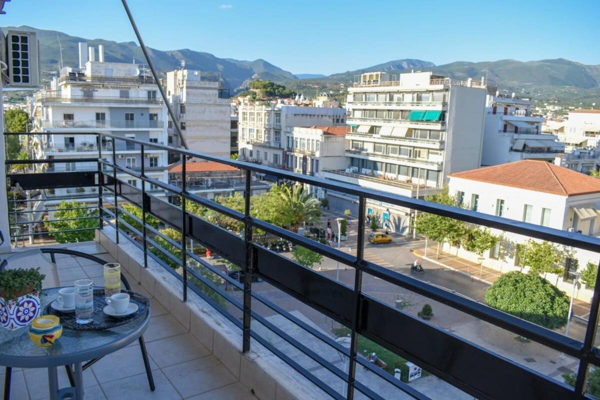 Cozy Flat On The Main Square, 10Min To The Sea Villa Kalamata Exterior photo